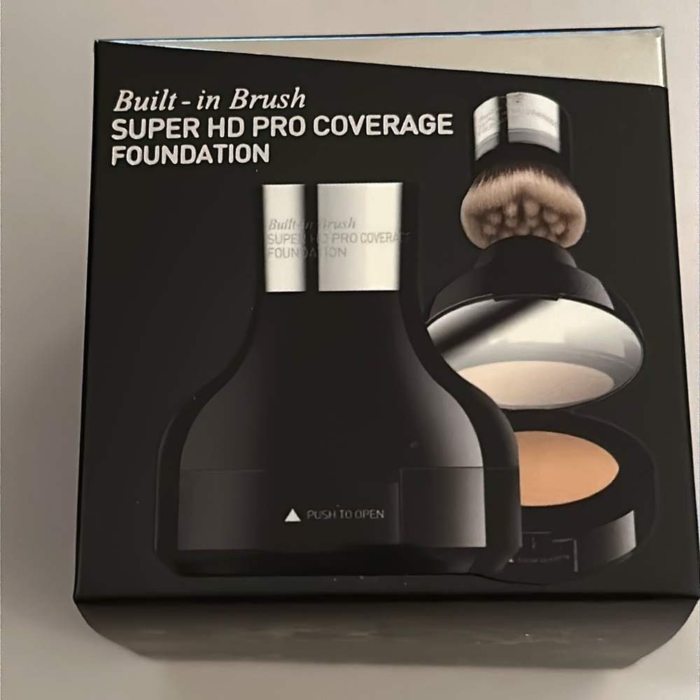 Cailyn Super HD Pro Coverage Foundation - Terra Cotta - Picture 2 of 13